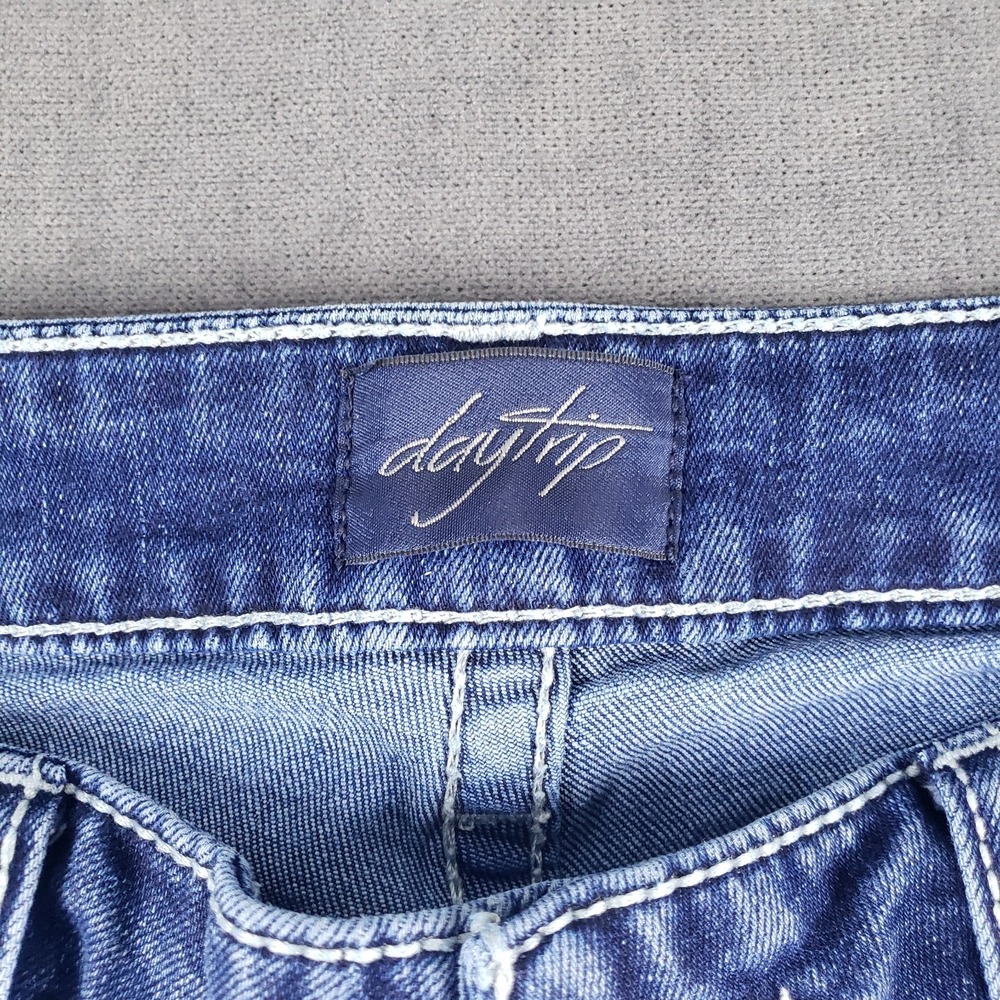 DayTrip Jeans Womens Size 26 Virgo Low Rise Bootcut Cropped - Picture 7 of 11
